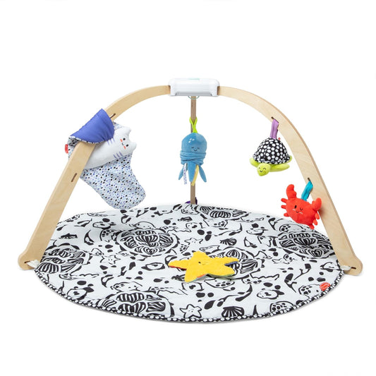 Houten Baby Gym – Duurzaam FSC-gecertificeerd Frame met Dubbelzijdig Speelkleed en Vijf Sensorische Speeltjes-1