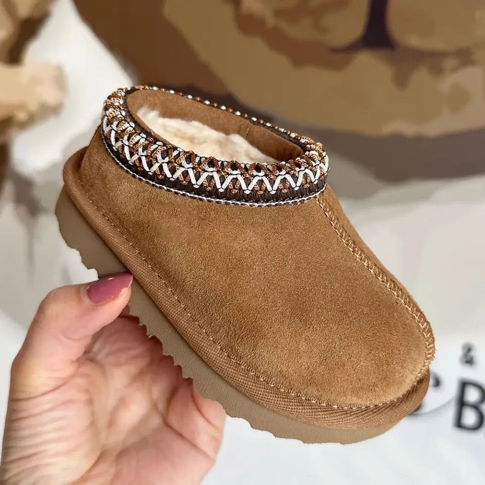 Mini Boots – Zacht Suède, Robuuste Zool, Ideaal voor Actieve Kinderen 1