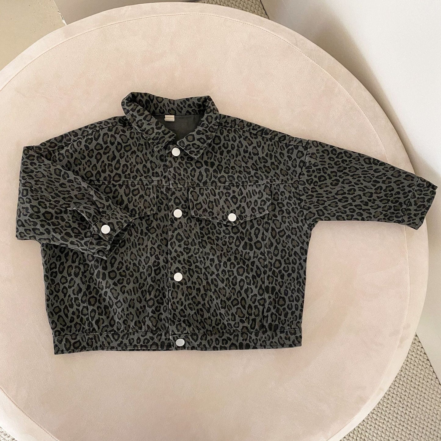 Spijkerjasje – Trendy Luipaardprint, 100% Denim Katoen, Gemakkelijk Aan te Trekken – Voor Avontuurlijke Kinderen 5